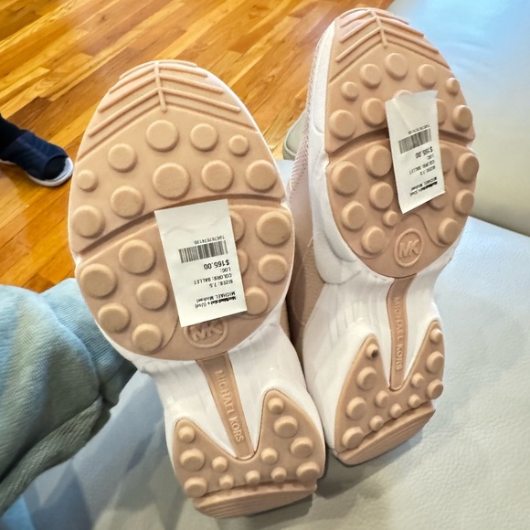 NEW Michael Kors Women's Sneakers MK  Creamy Pink Size 37,5 - Picture 4 of 10
